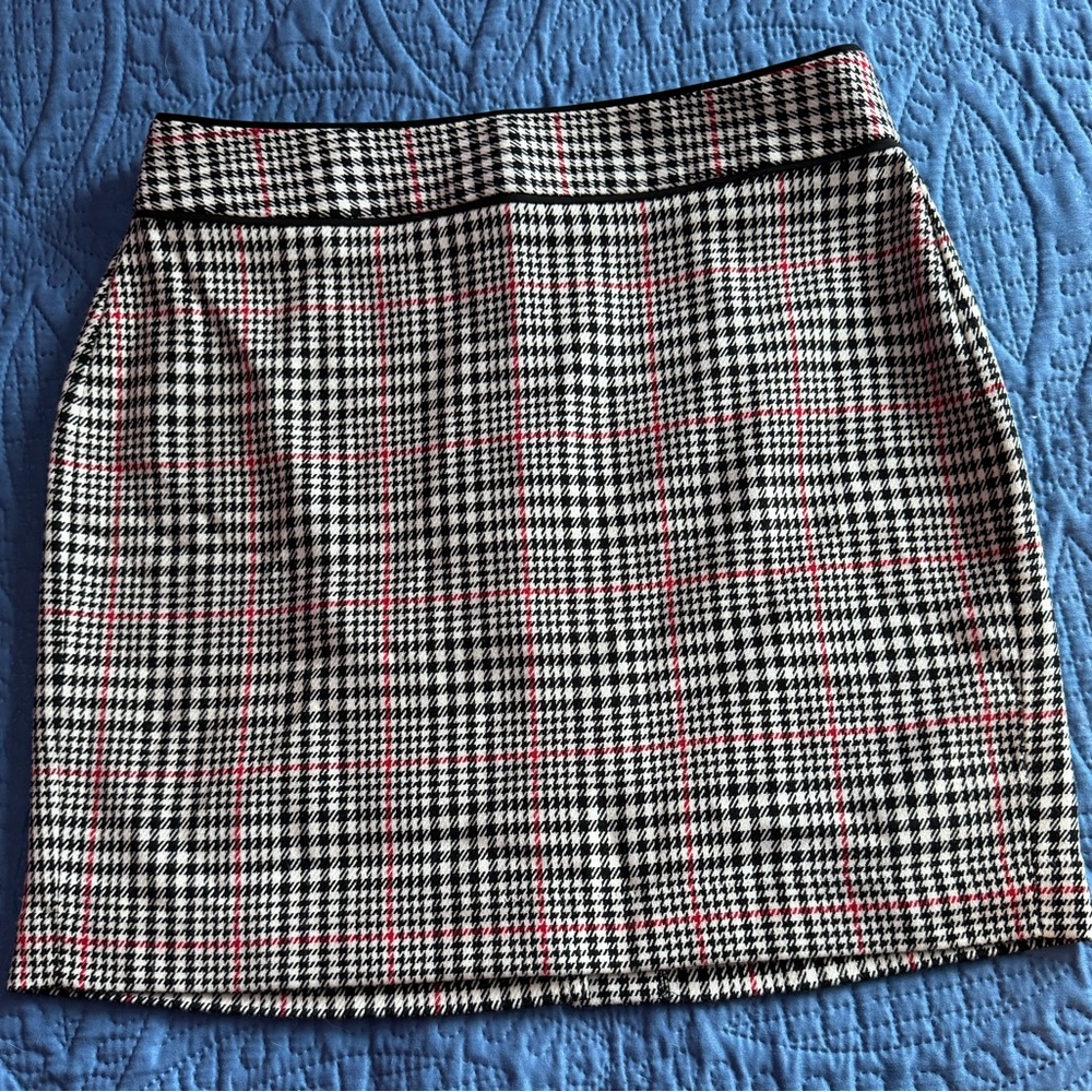 Banana Republic Houndstooth Skirt - Black, White, Red